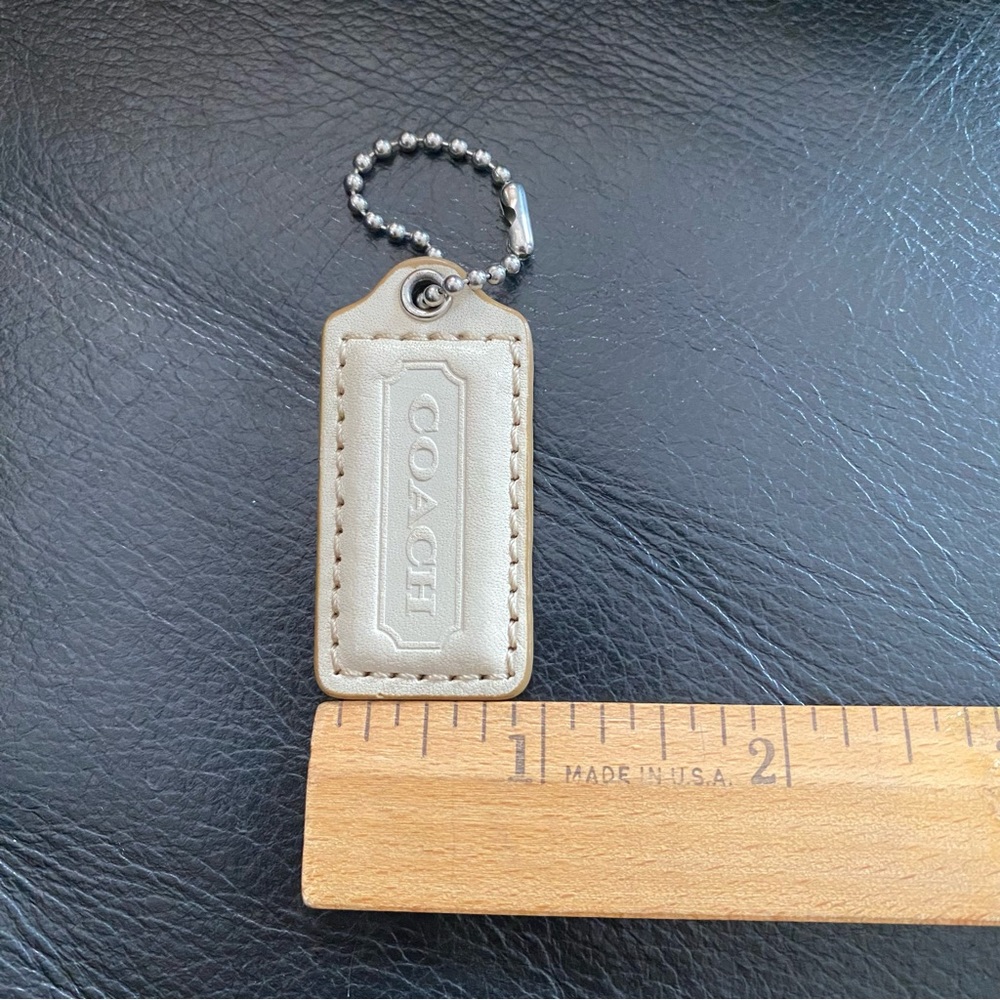 Coach keychain tag - Picture 3 of 8